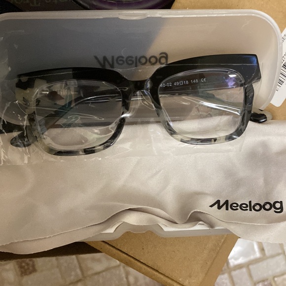 Clear lens glasses - Picture 5 of 5